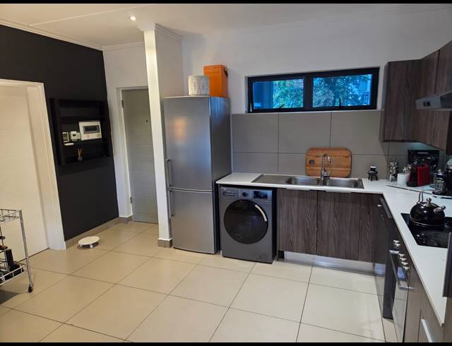 2 BEDROOM FLAT TO LET IN MORNINGSIDE